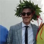 Insegnante madrelingua francese impartisce lezioni di lingua e letteratura francese